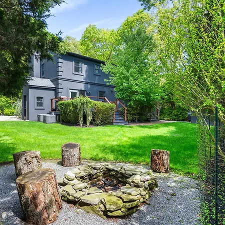 Villa Cozy Quiet Gem, Private & Fenced In Backyard